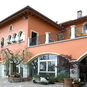 Bed & Breakfast La, Raffa